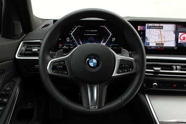 BMW 318i Touring 115 kW image number 17