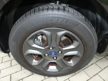 Car image 25