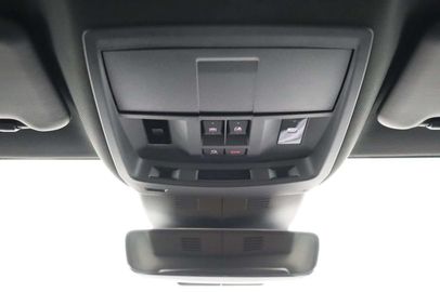 Car image 36