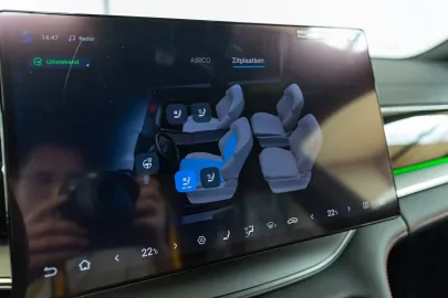 Car image 38