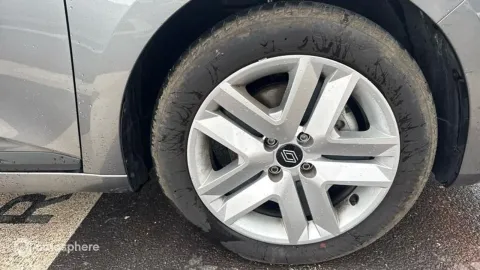 Car image 20