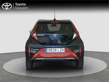 Car image 3