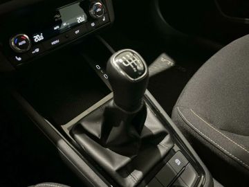 Car image 24