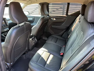 Car image 28