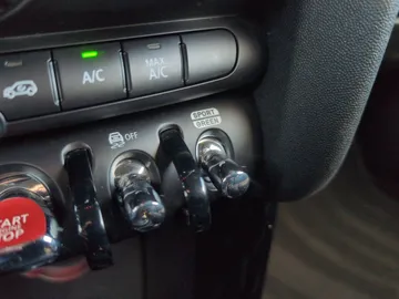 Car image 35