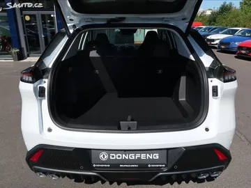 Car image 26