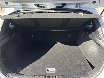 Car image 32