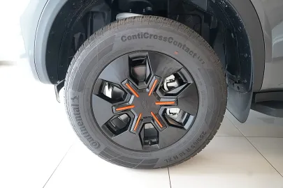 Car image 22