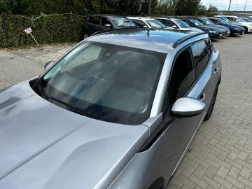 Car image 32