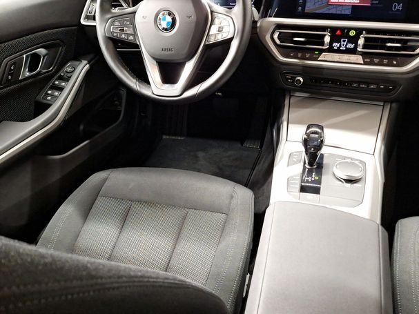 BMW 320d Touring 140 kW image number 25