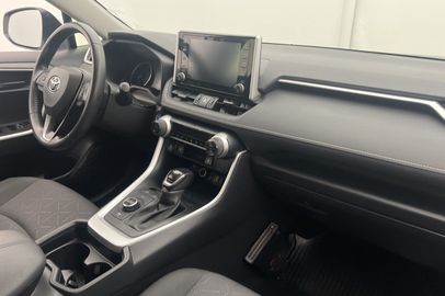 Car image 26