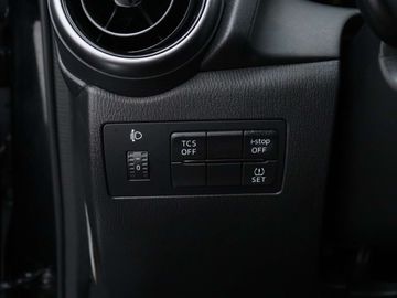 Car image 32