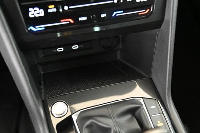 Car image 31