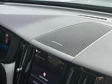 Car image 35