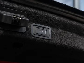 Car image 48