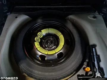 Car image 40