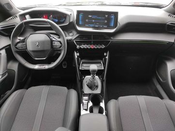 Car image 12