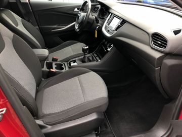 Car image 11