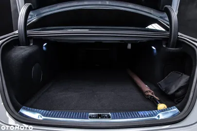Car image 32