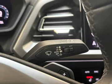 Car image 32