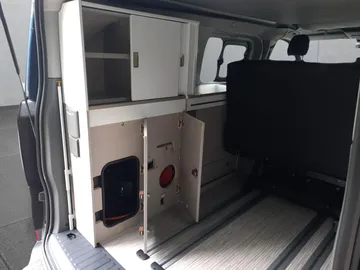 Car image 27