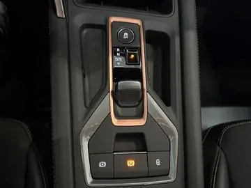 Car image 33