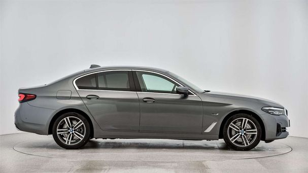 BMW 530 e 215 kW image number 11