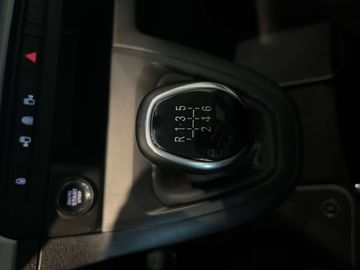 Car image 28