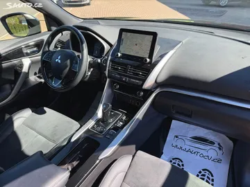 Car image 24