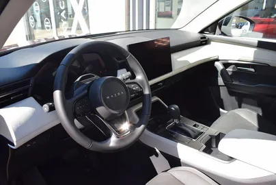 Car image 25
