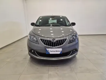 Car image 2