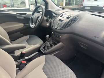 Car image 12