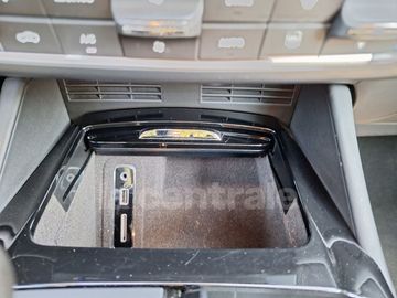 Car image 36