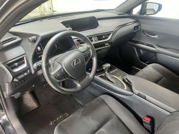 Car image 10