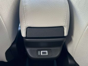 Car image 37