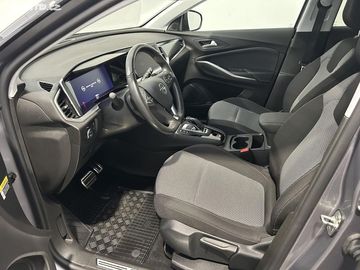 Car image 10