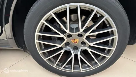Car image 20