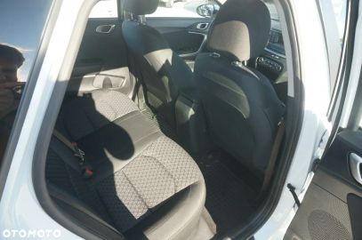 Car image 30