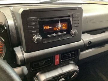 Car image 12