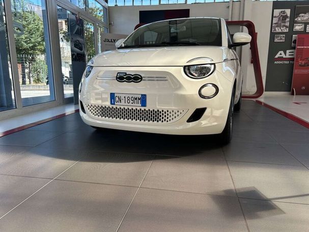 Fiat 500 e 70 kW image number 11