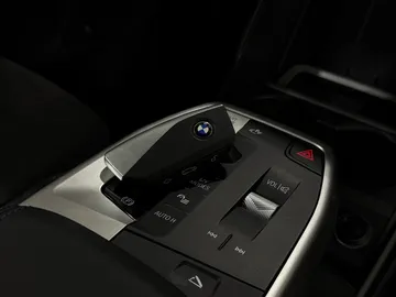 Car image 38