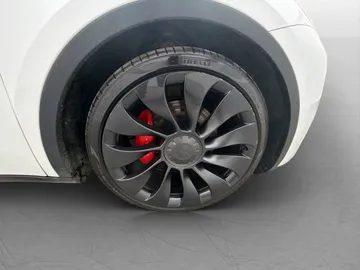Car image 36