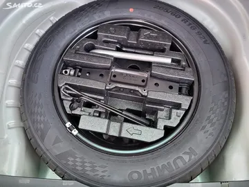 Car image 20