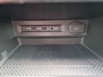 Car image 30