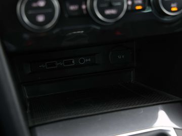 Car image 40