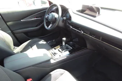 Car image 11