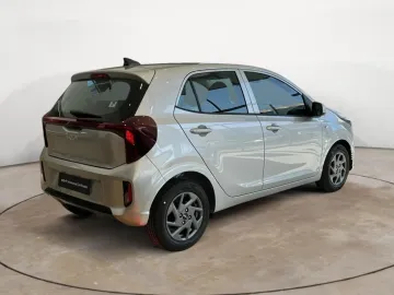 Car image 21