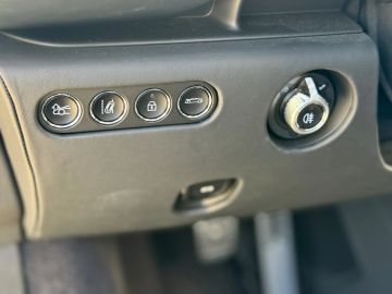 Car image 32