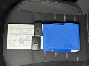 Car image 33