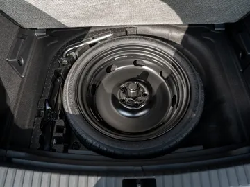 Car image 31